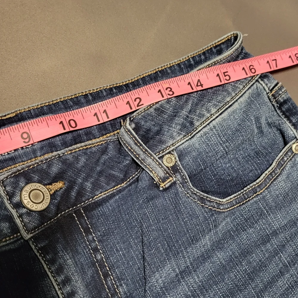 Maurices Women's Mid Rise Blue Jeans - Picture 5 of 6